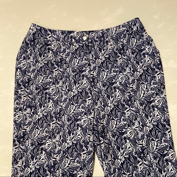 CHICO’s Patterned Pants - Picture 2 of 5